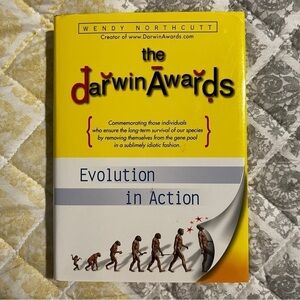 The Darwin Awards book by Wendy Northcutt 📚